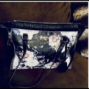 New medium Jessica Simpson